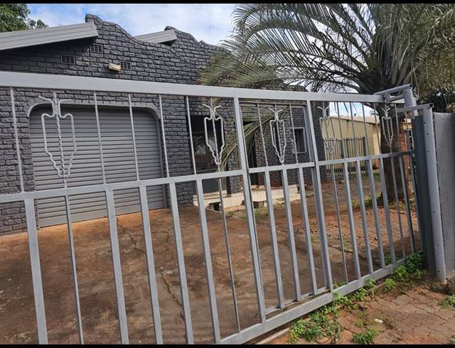 3 BEDROOM HOUSE FOR SALE IN SIBASA